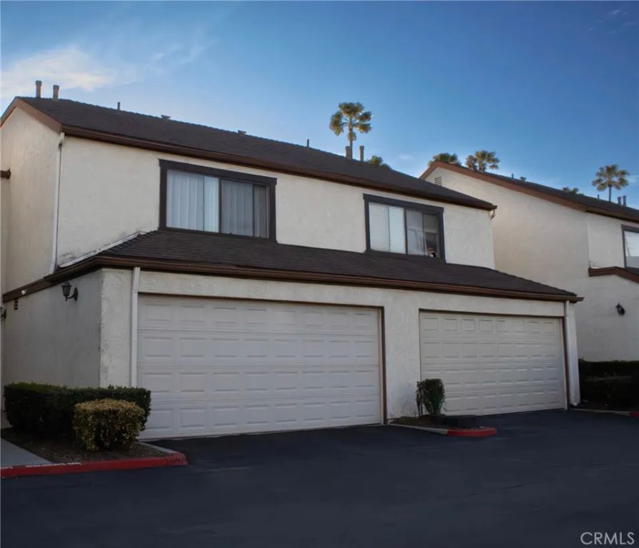 821 S Cerritos, Azusa, CA 91702