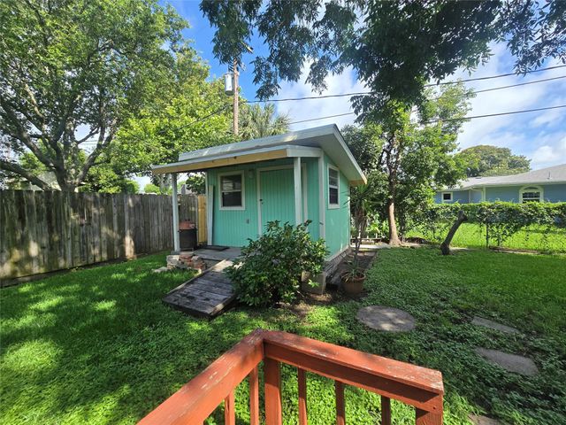 308 Mackeral Street, Galveston, TX 77550