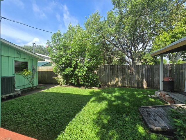 308 Mackeral Street, Galveston, TX 77550