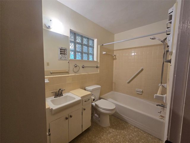 308 Mackeral Street, Galveston, TX 77550
