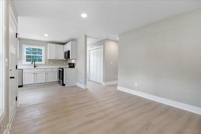 303 E James Street, La Grange, NC 28551