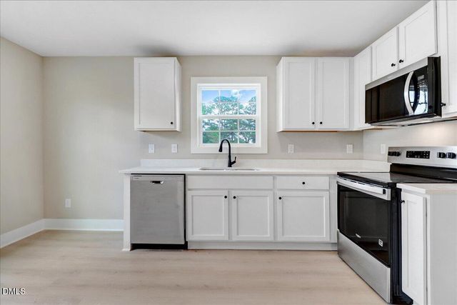 303 E James Street, La Grange, NC 28551