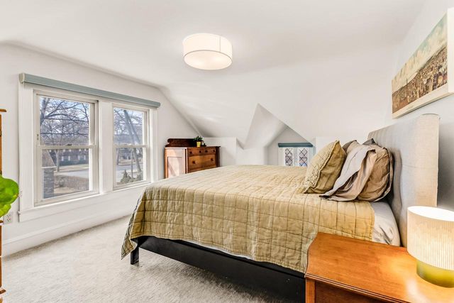 1920 N 86th STREET, Wauwatosa, WI 53226