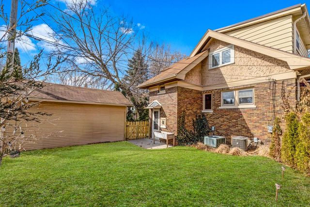 1920 N 86th STREET, Wauwatosa, WI 53226