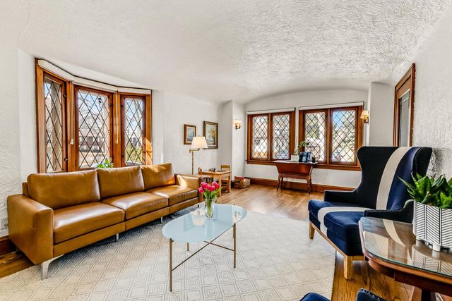 1920 N 86th STREET, Wauwatosa, WI 53226