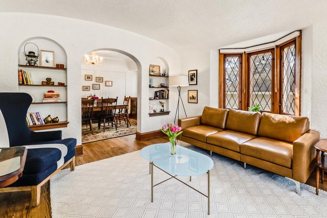 1920 N 86th STREET, Wauwatosa, WI 53226