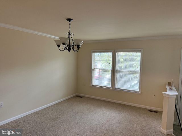 48 HOLMES DR, Charles Town, WV 25414