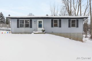 12189 Reyburn Drive, Sparta, MI 49345