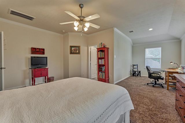 241 Lake Estates Drive, Montgomery, TX 77356