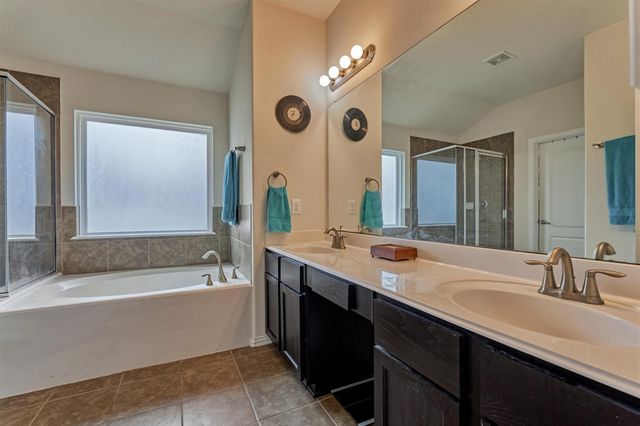 241 Lake Estates Drive, Montgomery, TX 77356