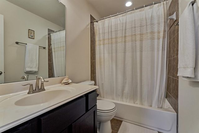 241 Lake Estates Drive, Montgomery, TX 77356