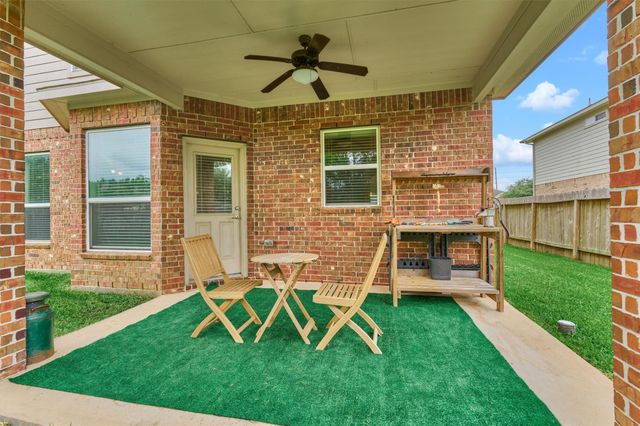 241 Lake Estates Drive, Montgomery, TX 77356