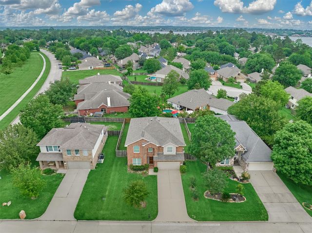 241 Lake Estates Drive, Montgomery, TX 77356
