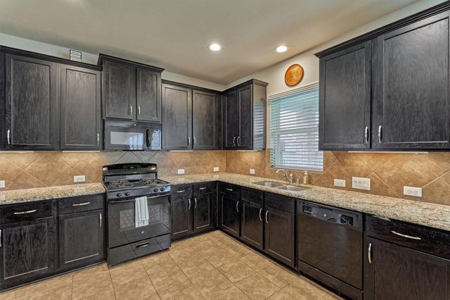 241 Lake Estates Drive, Montgomery, TX 77356