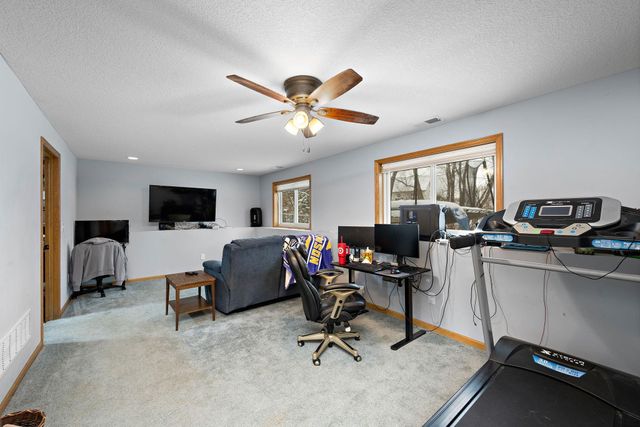 10242 52nd Street NE, Albertville, MN 55301