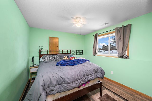 10242 52nd Street NE, Albertville, MN 55301