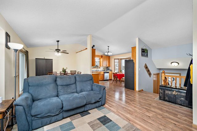 10242 52nd Street NE, Albertville, MN 55301