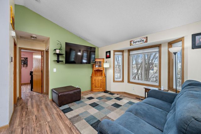 10242 52nd Street NE, Albertville, MN 55301