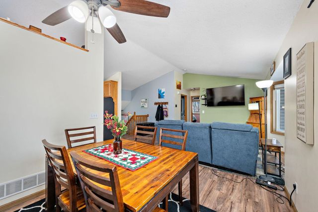 10242 52nd Street NE, Albertville, MN 55301