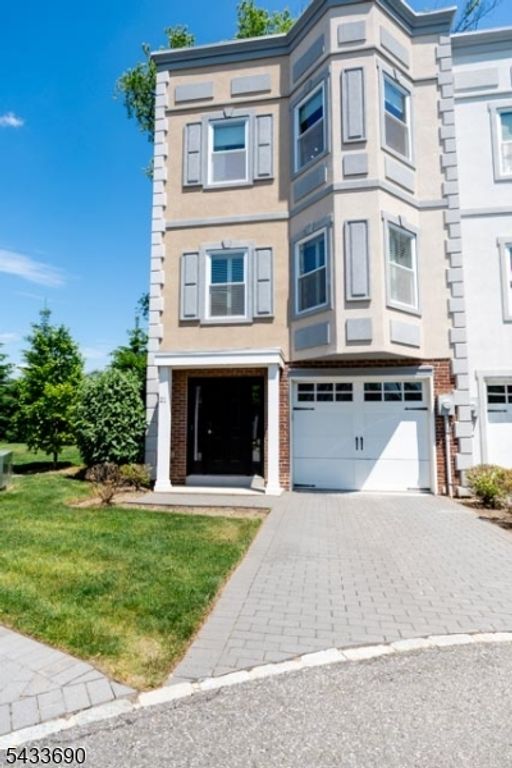 21 Stonybrook Cir, Fairfield Twp., NJ 07004