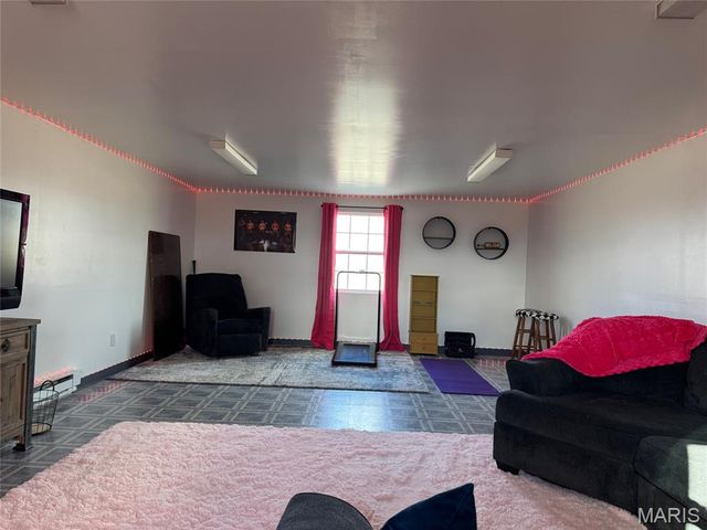 409 W Jefferson Avenue, Patoka, IL 62875