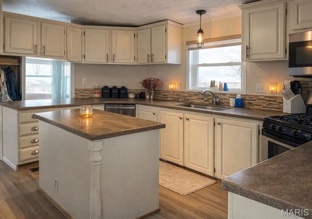 409 W Jefferson Avenue, Patoka, IL 62875