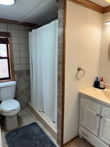 409 W Jefferson Avenue, Patoka, IL 62875