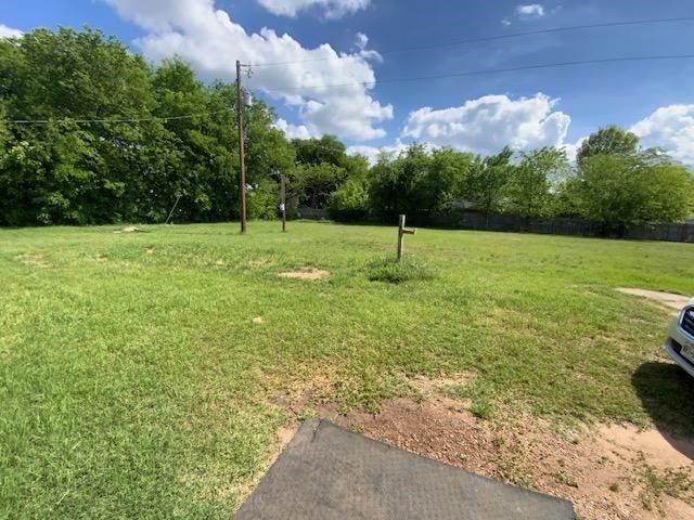 519 Berke Street, Newark, TX 76071