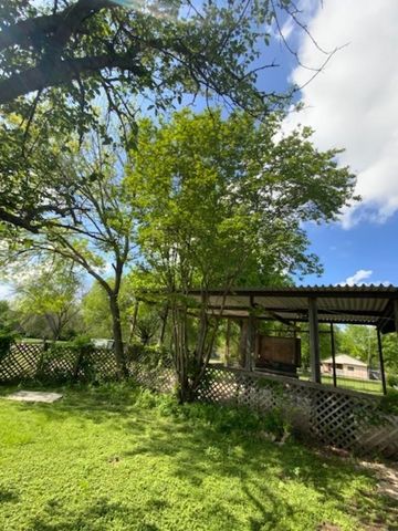 519 Berke Street, Newark, TX 76071