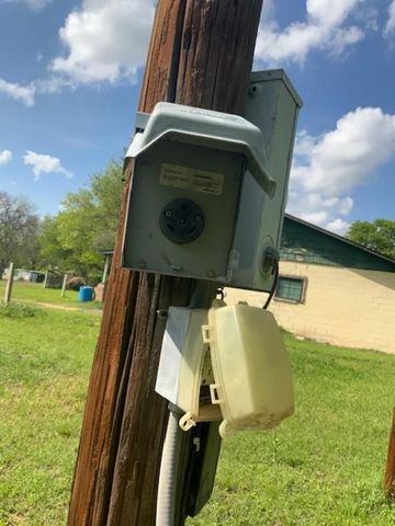 519 Berke Street, Newark, TX 76071