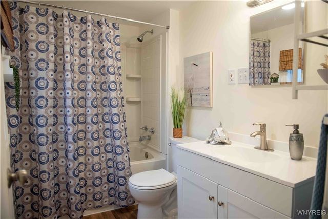 5300 Lake Avenue, Orchard Park, NY 14127