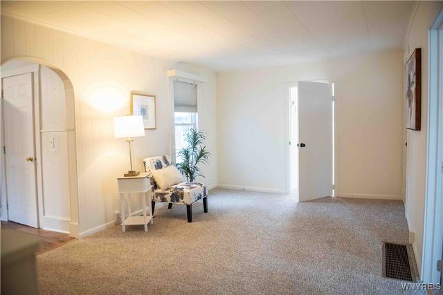 5300 Lake Avenue, Orchard Park, NY 14127