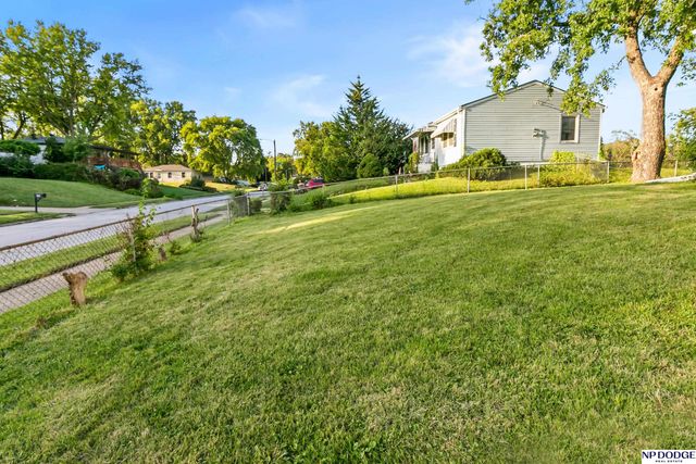 7626 Chandler Hills Drive, Bellevue, NE 68147