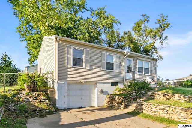 7626 Chandler Hills Drive, Bellevue, NE 68147