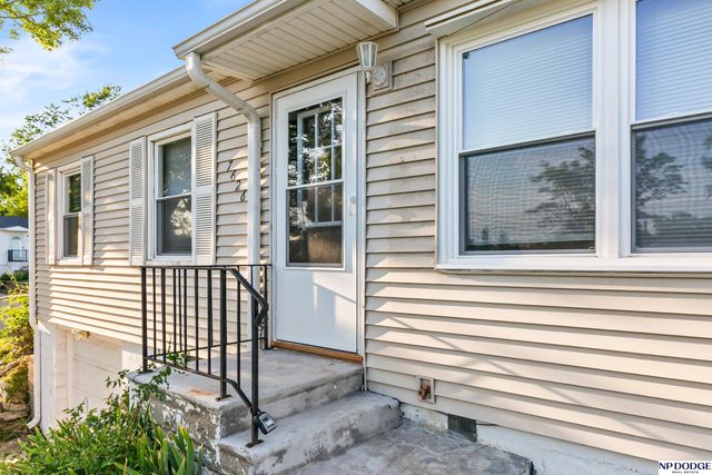 7626 Chandler Hills Drive, Bellevue, NE 68147