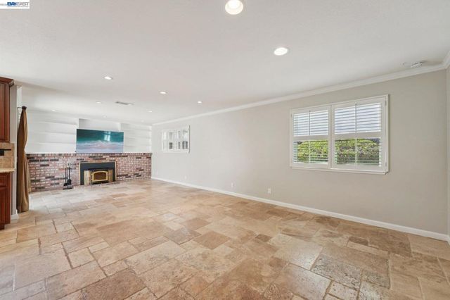 6620 Thames Dr., Gilroy, CA 95020