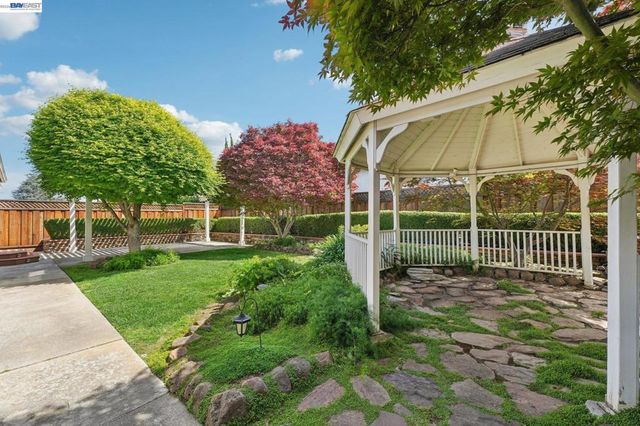 6620 Thames Dr., Gilroy, CA 95020