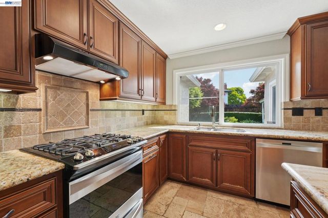 6620 Thames Dr., Gilroy, CA 95020