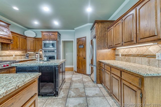 16041 S 297th East Avenue, Coweta, OK 74429