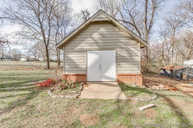 16041 S 297th East Avenue, Coweta, OK 74429
