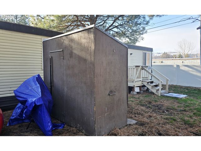 1809 26TH St 105, La Grande, OR 97850