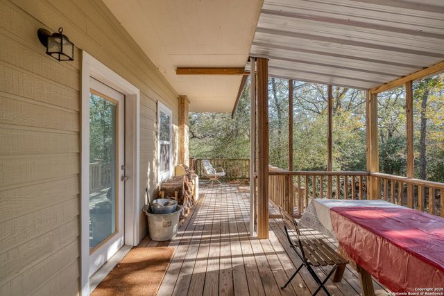 123 Bowie, Luling, TX 78648