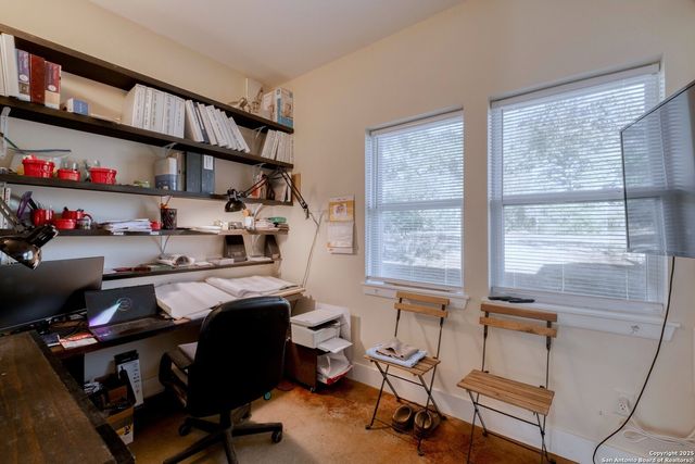 123 Bowie, Luling, TX 78648