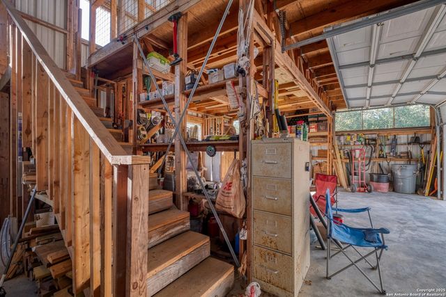 123 Bowie, Luling, TX 78648