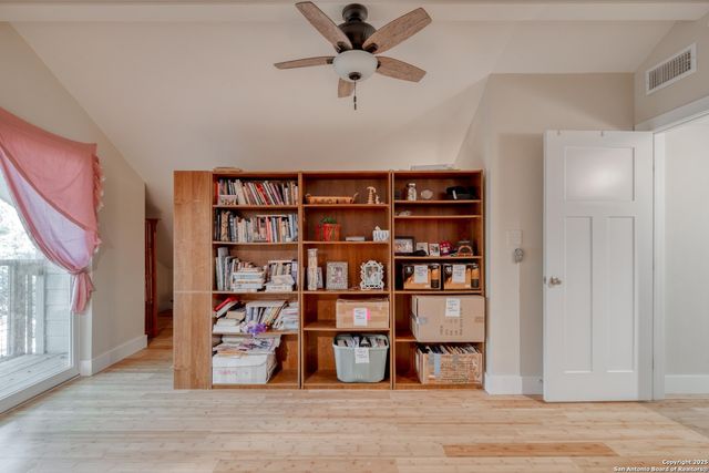 123 Bowie, Luling, TX 78648