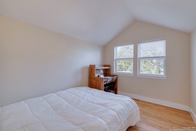 123 Bowie, Luling, TX 78648