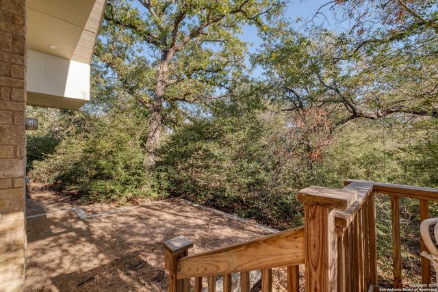 123 Bowie, Luling, TX 78648