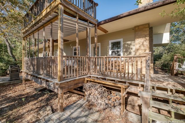 123 Bowie, Luling, TX 78648