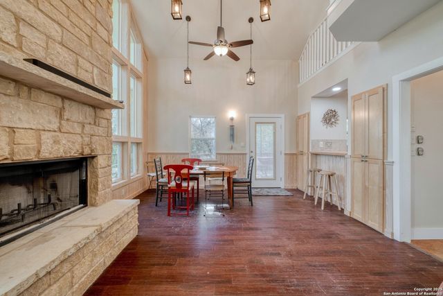 123 Bowie, Luling, TX 78648