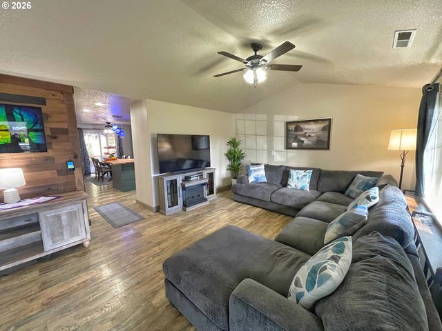 2102 Sw 6TH St, Battle Ground, WA 98604